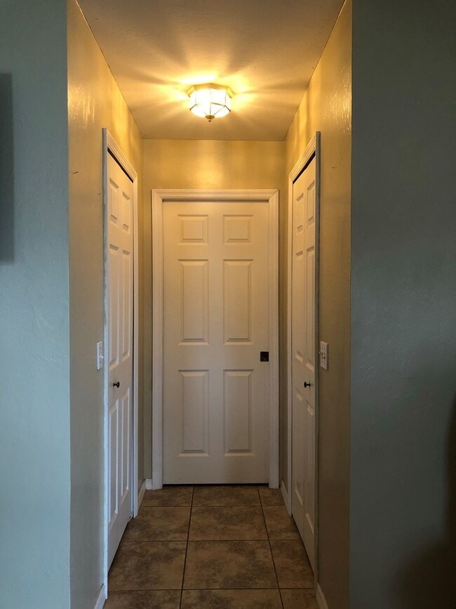 Building Photo - 2321 SW 19th St