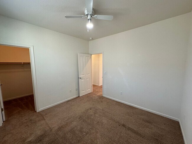 Building Photo - Beautiful 4 Bedroom, 3 Bath Mountain House Home