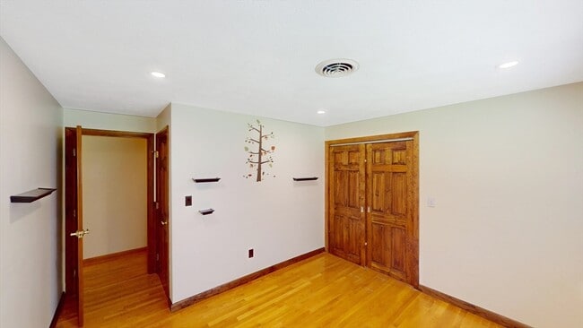 Building Photo - 22 Starview Dr