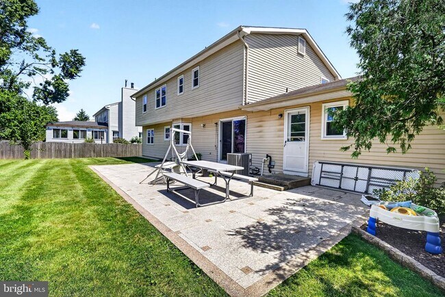 Building Photo - 12 Mershon Ln