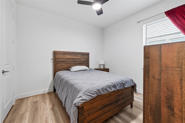 Building Photo - 21642 Laggan Clf Ln