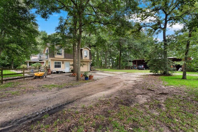 Building Photo - 900 Springwood Dr