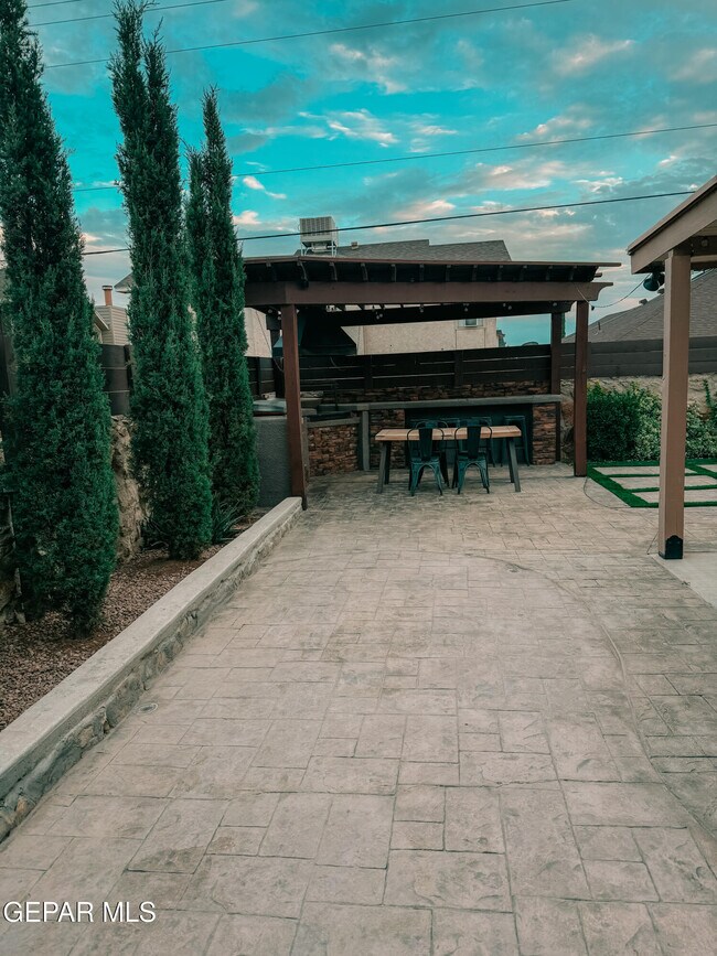 Building Photo - 5428 Colin Powell Ave