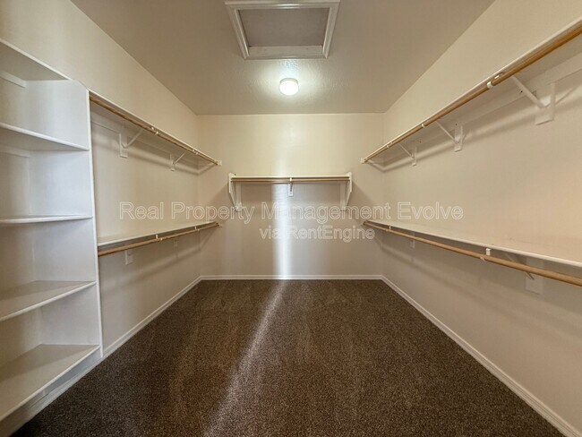 Building Photo - 4287 S Kimberlee Dr