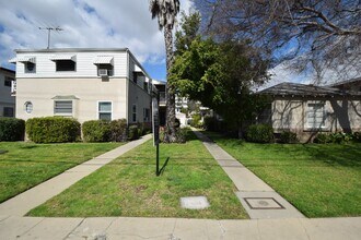 Building Photo - 10839 Moorpark St