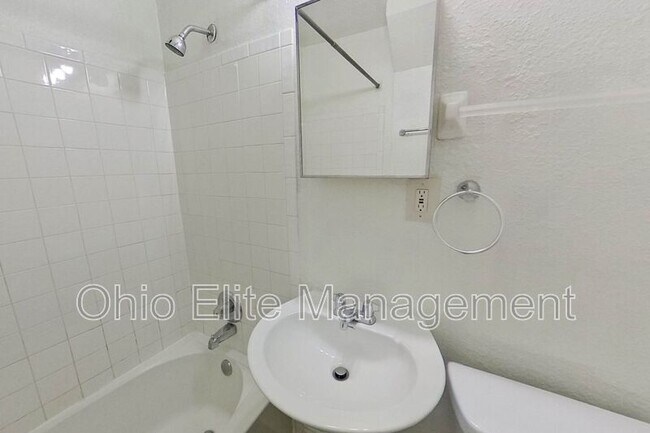 Building Photo - 2267 Homestead Dr