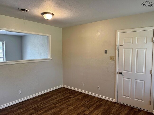 Building Photo - 4610 N Eden Hills Cir