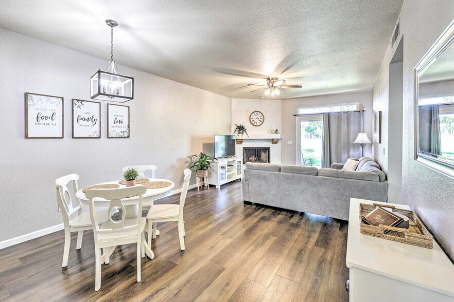 Building Photo - 1601 W Beardsley Rd