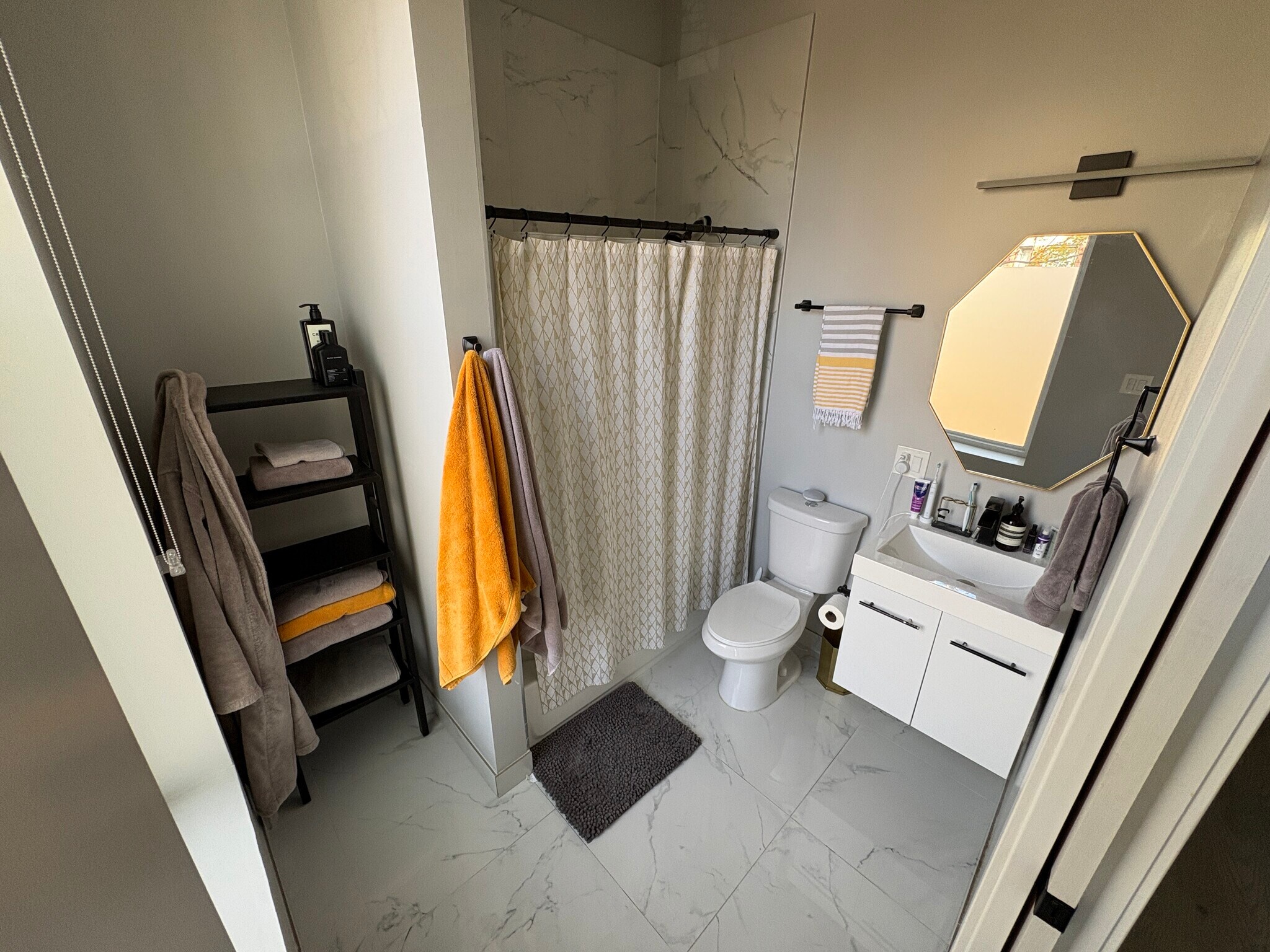 Building Photo - 1933 W Ohio St