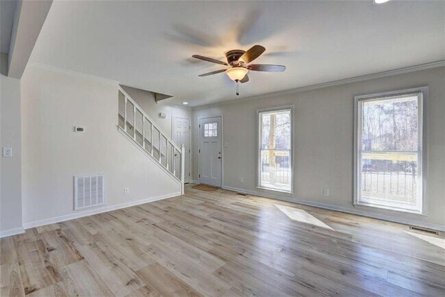 Building Photo - 95 Pine Grove Cir