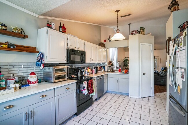 Building Photo - 6677 Ryan Chase Ct