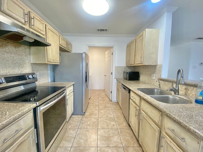 Building Photo - Now available - 4 bed 2 bath 1 car garage now available in Tech Terrace