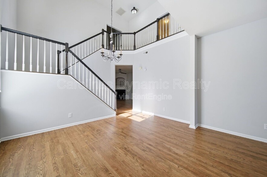 Building Photo - 17059 Commons Creek Dr