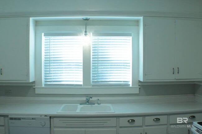 Building Photo - 207 NW 1st St