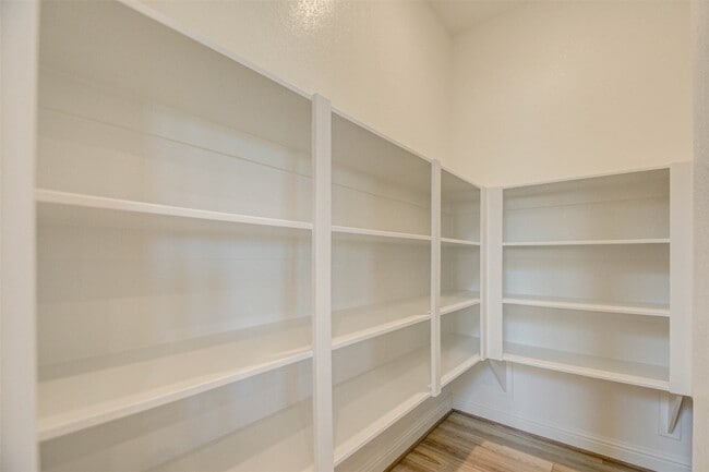 Building Photo - 6015 Marsh Lk Ct