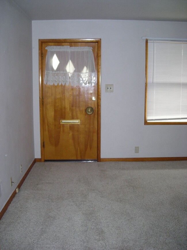 Building Photo - Premier Home Rentals