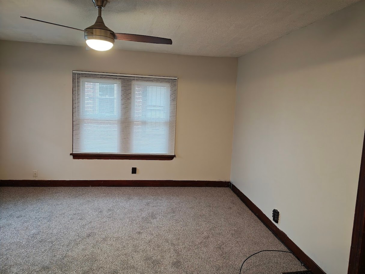 Building Photo - 524 Crestmore Ave