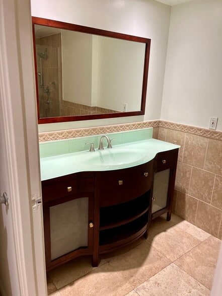 Building Photo - 10445 Wilshire Blvd