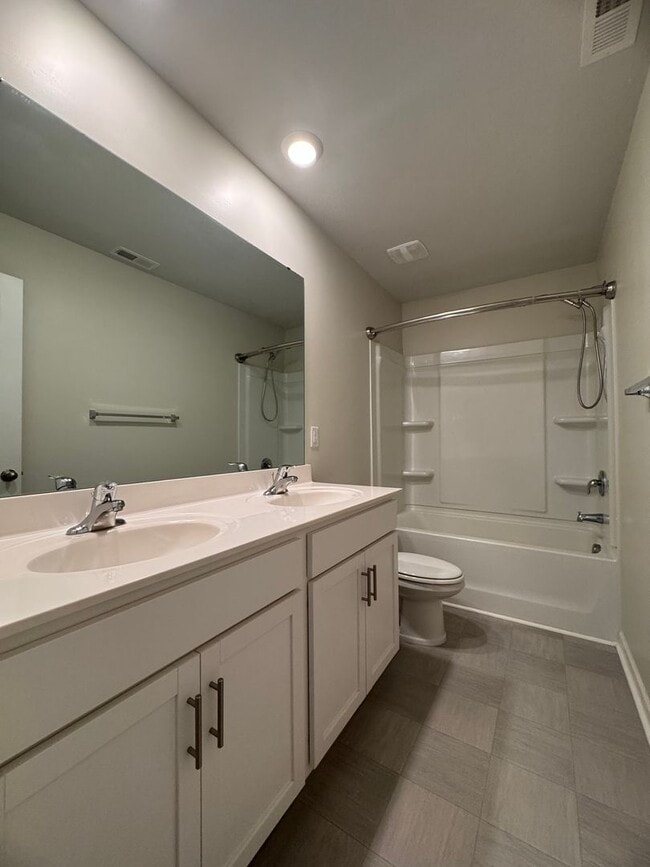 Building Photo - Beautiful 4BR 2.5BA Home in Trinity