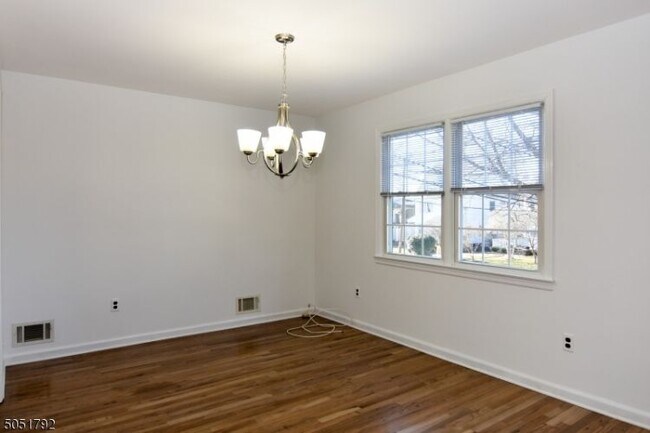 Building Photo - 311 Temple Pl