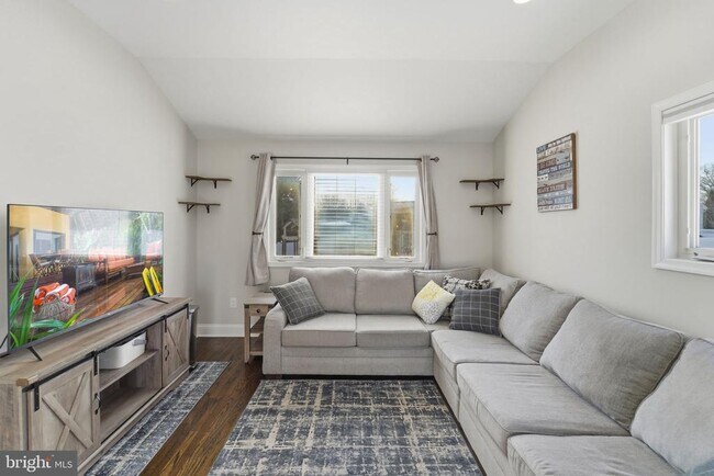 Building Photo - 38 Vine Way