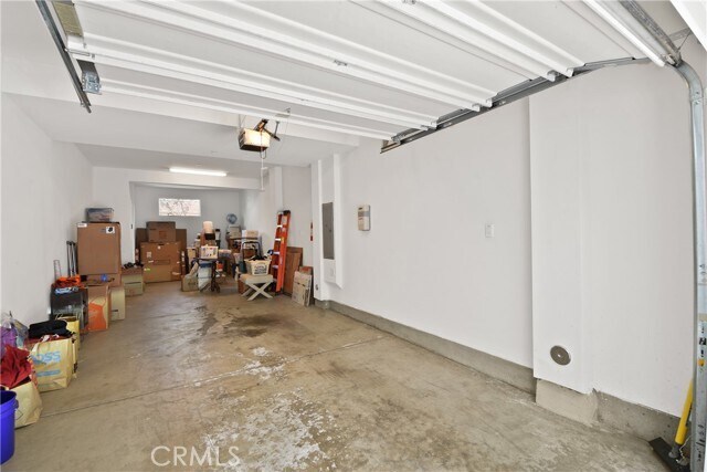 Building Photo - 257 Elm Ave
