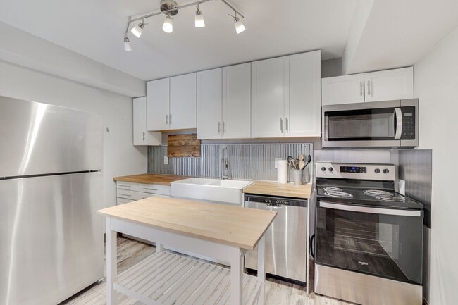 Building Photo - Gorgeous Lock-off on top of Mt Baldy, 2BD/2BA