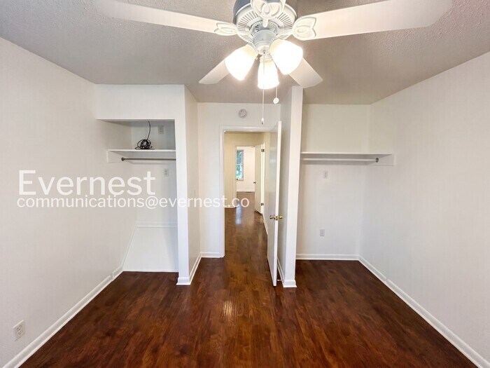 Building Photo - 5510 Country Dr