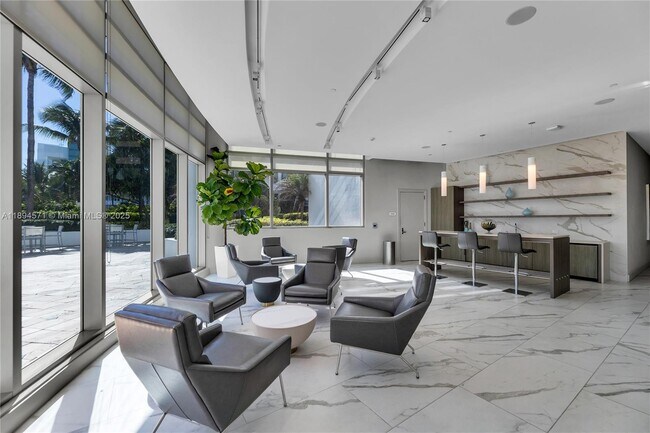 Building Photo - 3535 S Ocean Dr