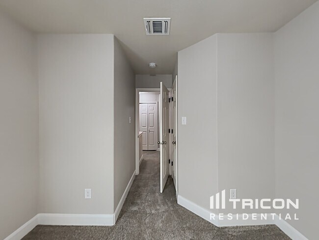 Building Photo - 4007 Anton Dr