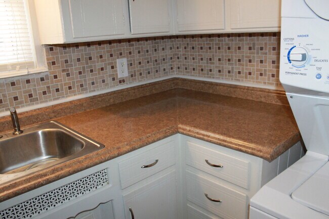 Building Photo - Tinker Close! **$175 OFF 1st MONTH'S RENT