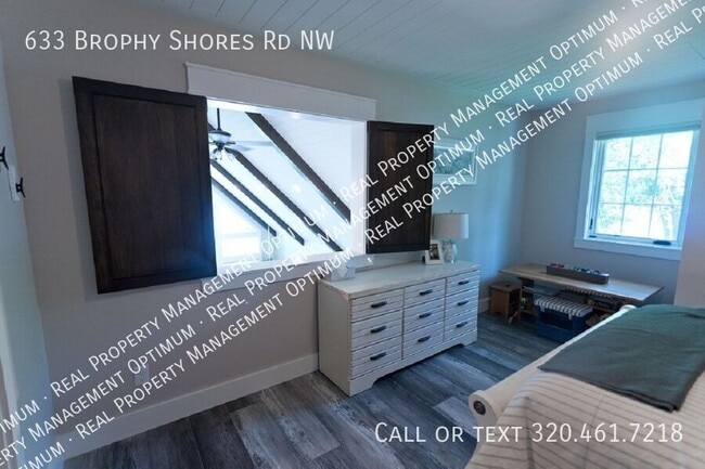 Building Photo - 633 Brophy Shores Rd NW