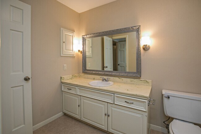 Building Photo - Colony Park Dr 3712/3714