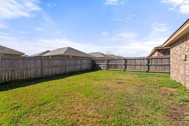 Building Photo - PM1-TEMP609 W Karey Dr