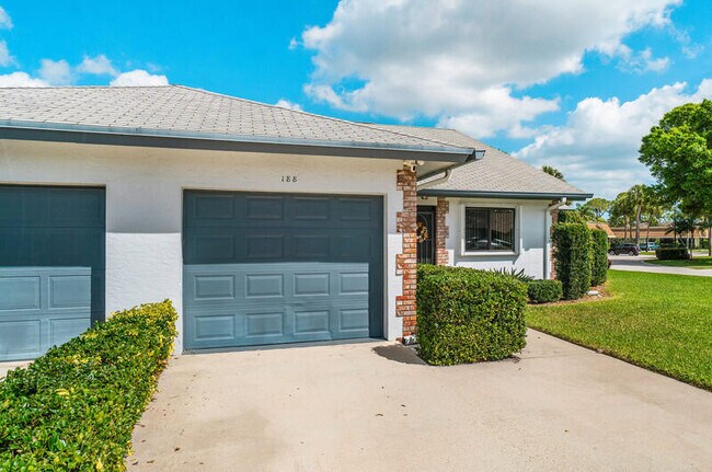 Building Photo - 188 Moccasin Trail N