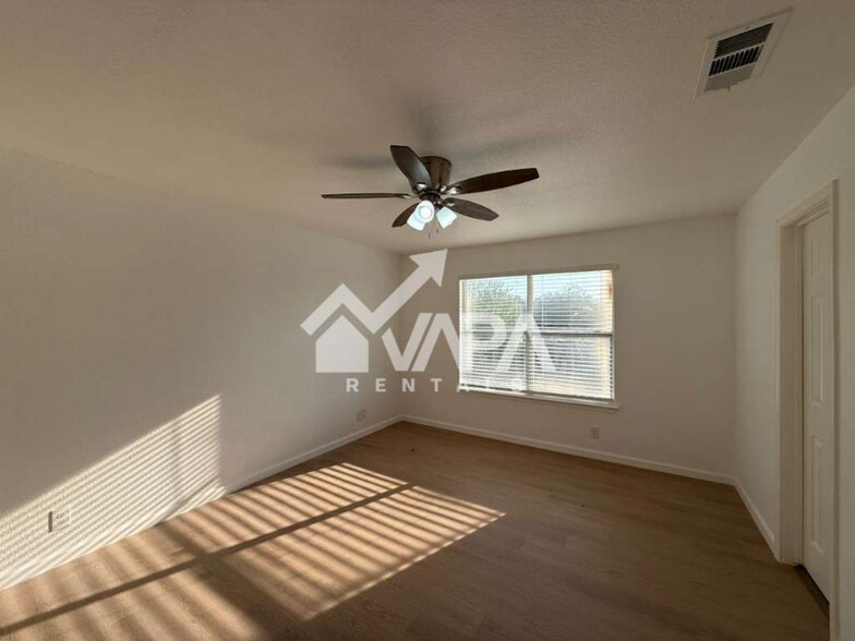Building Photo - 4915 Brazoswood
