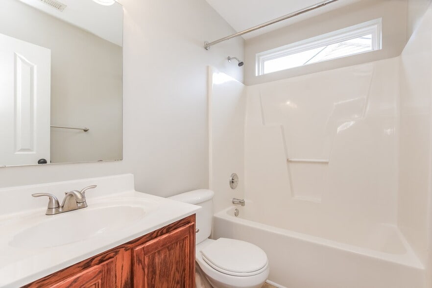 Building Photo - 15327 De Havilland Dr