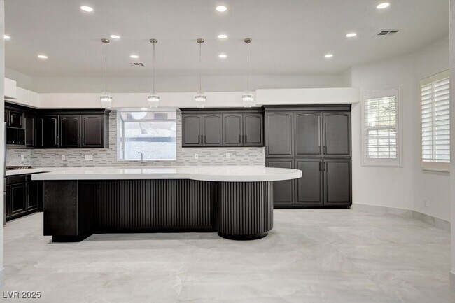 Building Photo - 2132 Lookout Point Cir