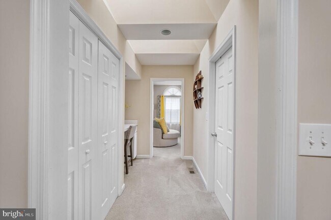 Building Photo - 15 Owen St