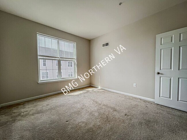 Building Photo - 9535 Center St