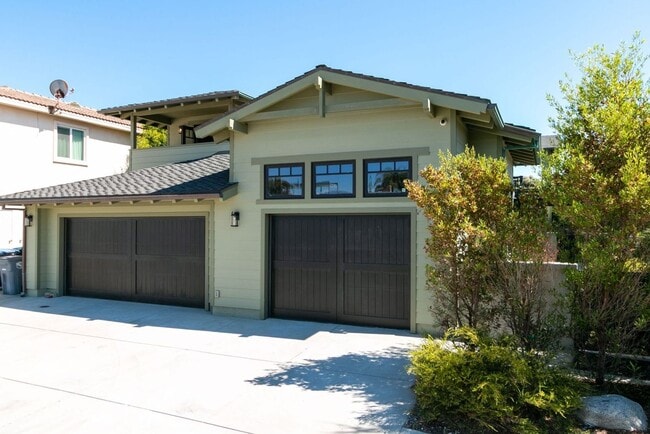 Building Photo - 1520 Mandalay Beach Rd