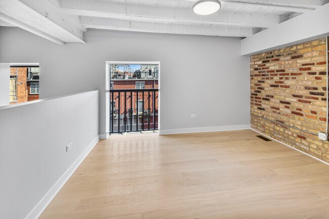 Building Photo - 4638 N Ashland Ave