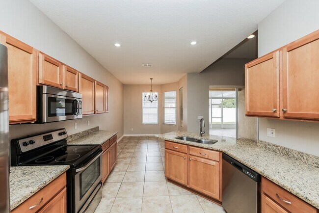 Building Photo - 30551 Annadale Dr