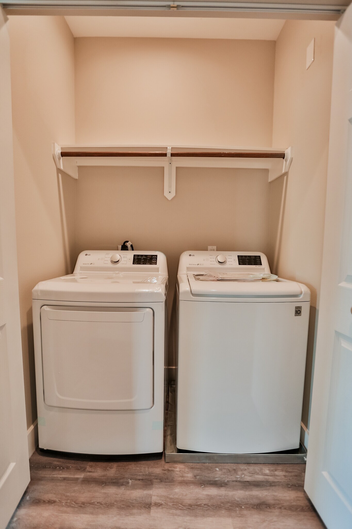 Laundry - 3245 Dixie Dr