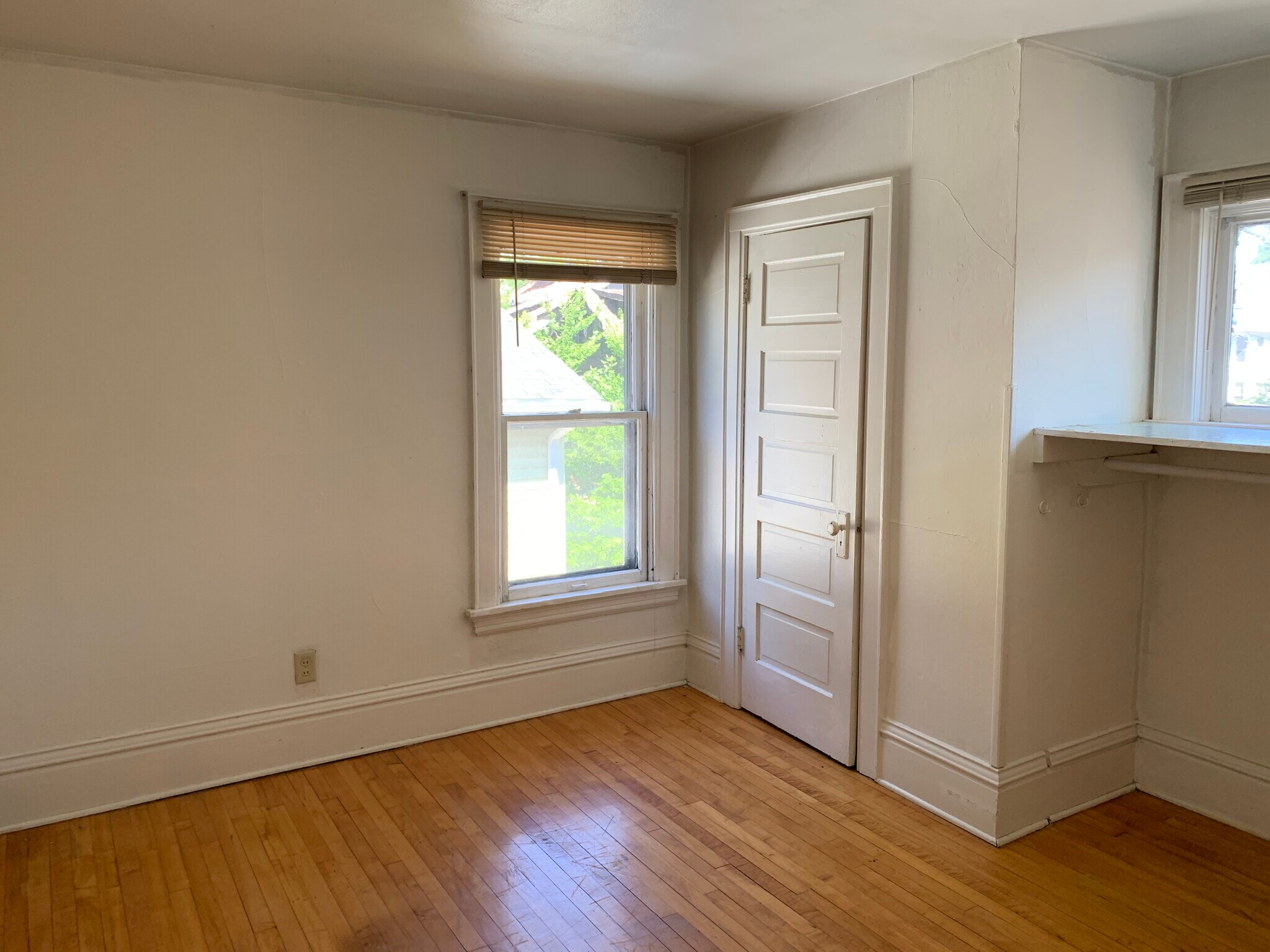 Building Photo - 834 E Gorham St