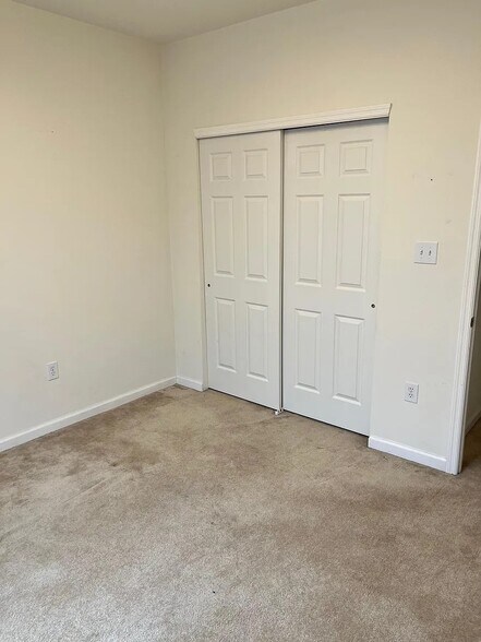 Building Photo - 4461 Riverview Ln