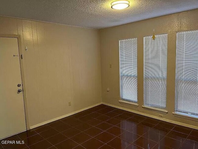 Building Photo - 10604 Springwood Dr