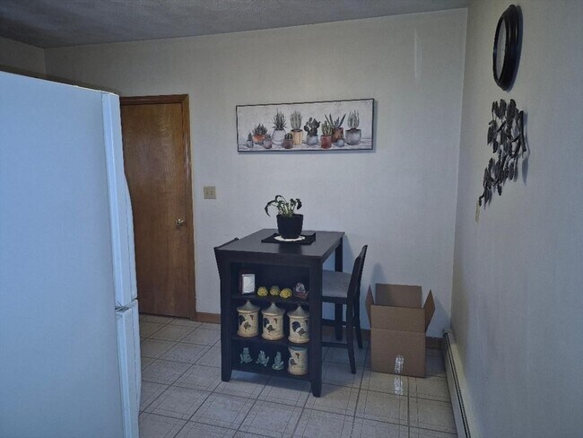 Building Photo - 65 Chipman St