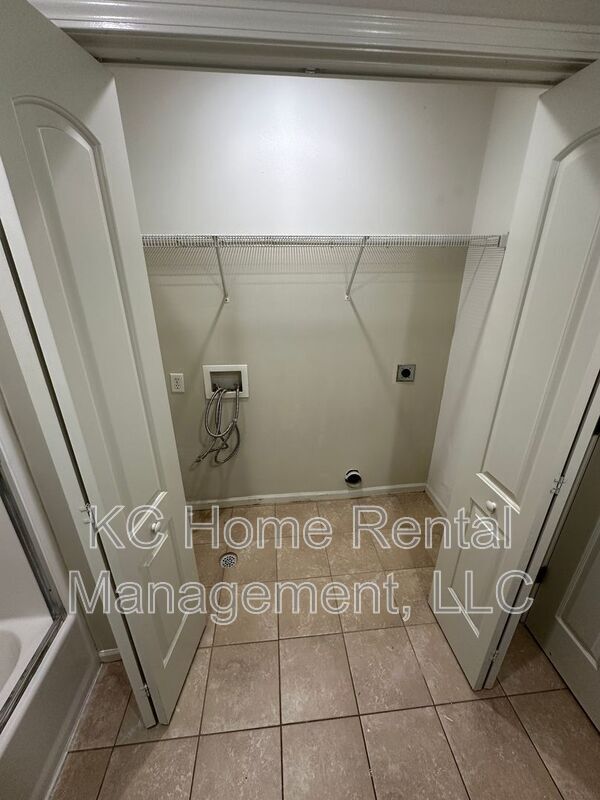 Building Photo - 820 167th Ct