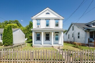 Building Photo - PRICE DROP on 3 Bedroom/1.5 Bath Northside...